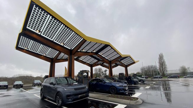 2024 – Fastned opent snellaadstation in Knokke-Heist