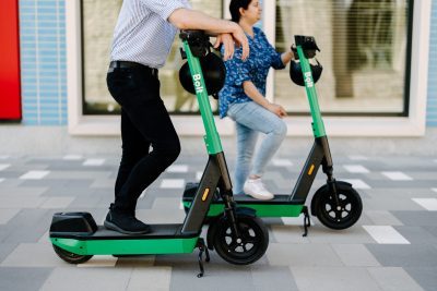 De steps en elektrische fietsen van Bolt zijn nu ook te vinden op de Floya app
