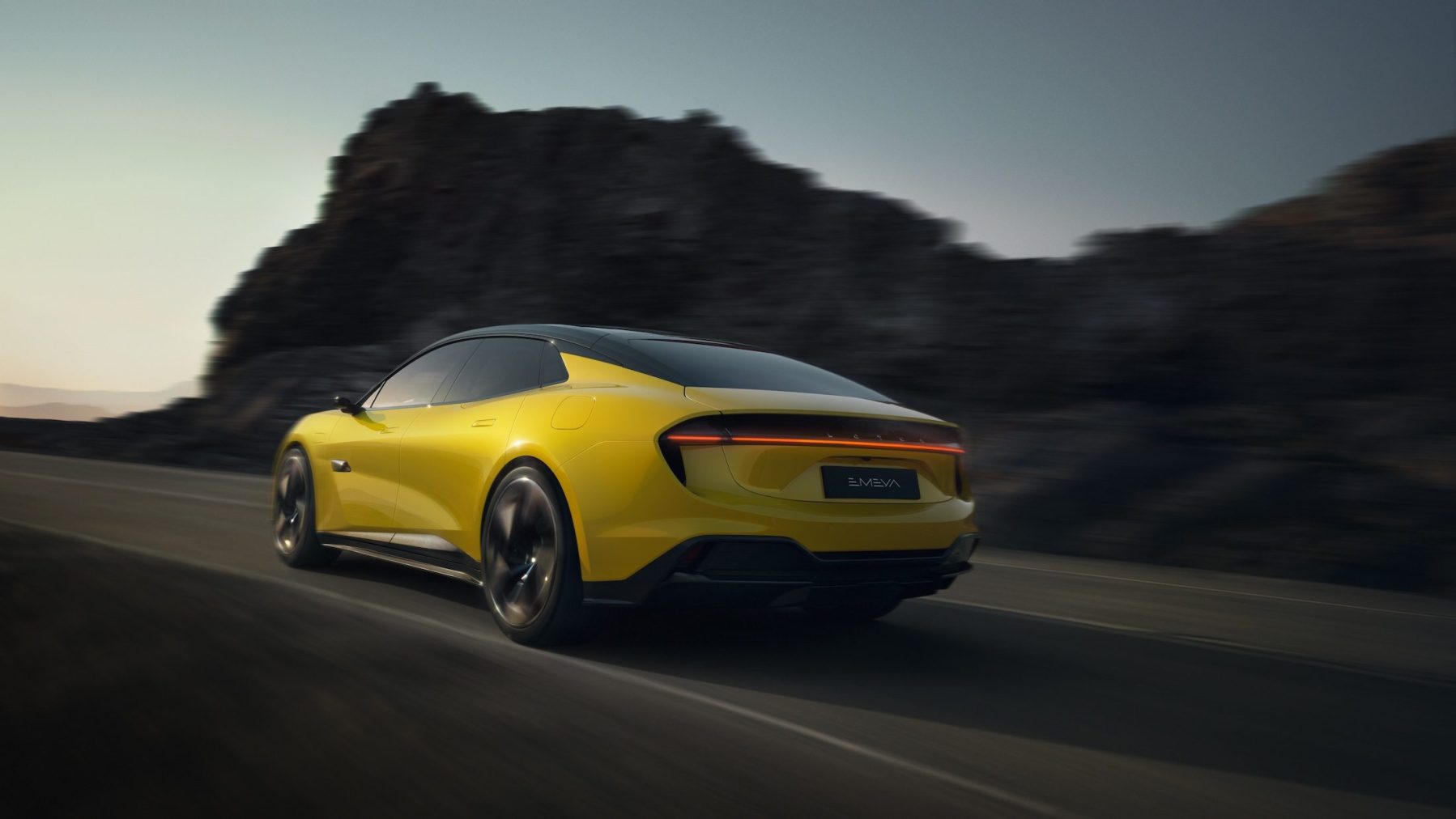 Lotus Emeya arrière