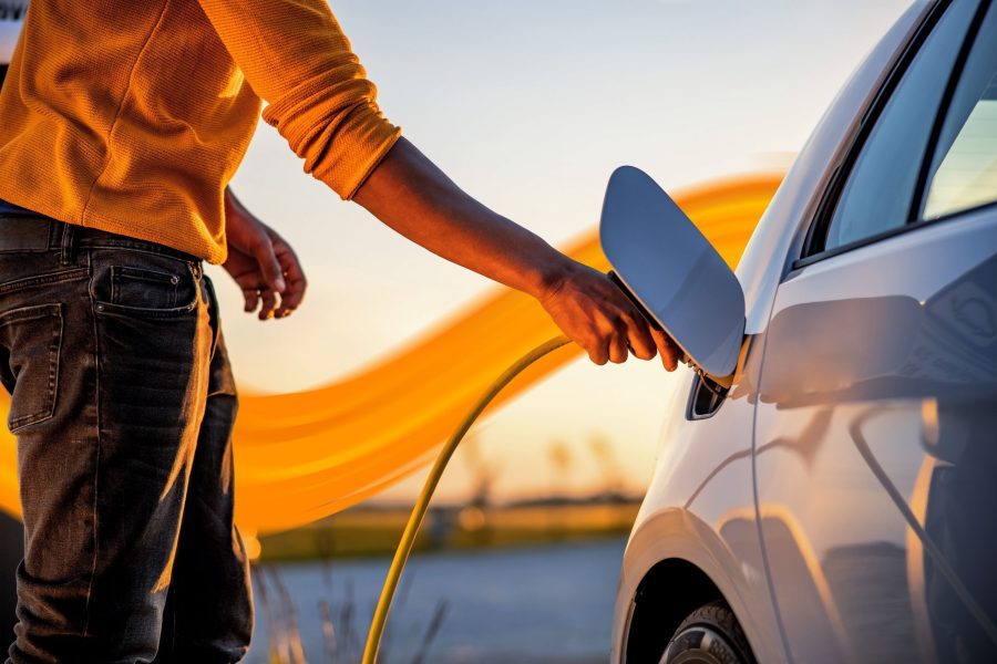 Hoeveel procent van de bedrijfswagens in België is elektrisch?