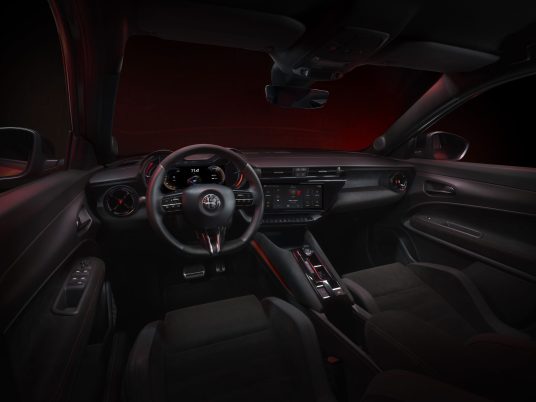32_Alfa_Romeo_MILANO_interieur