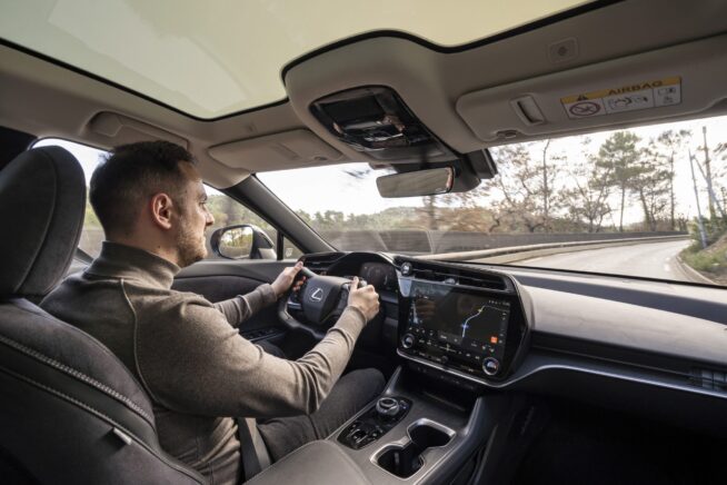 Lexus_RZ_450e_-1-scaled