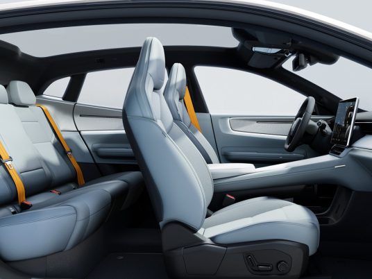 L’espace à l’arrière est royal, notamment avec les dossiers réglables électriquement.