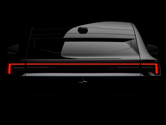 Polestar 4 signature lumineuse arr