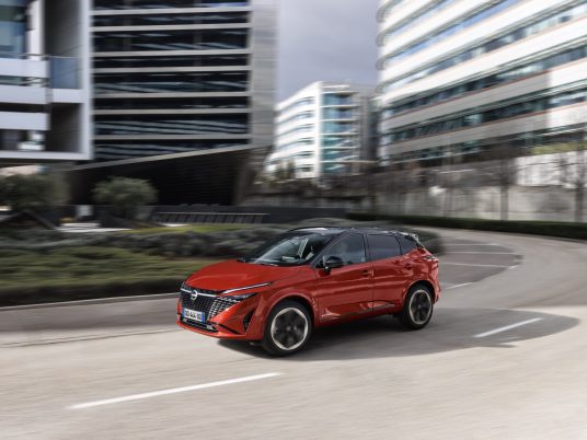 Nissan QASHQAI : le pionnier des crossovers encore plus séduisant et plus performant