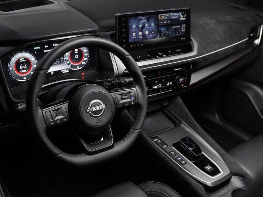 Nissan QASHQAI : le pionnier des crossovers encore plus séduisant et plus performant