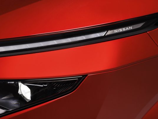 Nissan QASHQAI : le pionnier des crossovers encore plus séduisant et plus performant