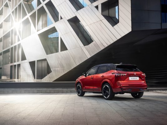 Nissan QASHQAI : le pionnier des crossovers encore plus séduisant et plus performant