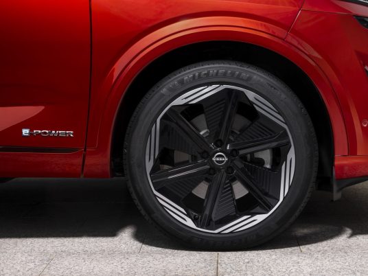 Nissan QASHQAI : le pionnier des crossovers encore plus séduisant et plus performant