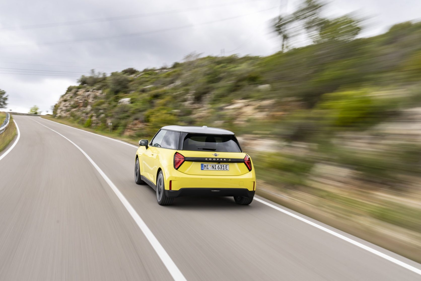 BF_MINI_Cooper_SE_Sunny_Side_Yellow_042024_00015