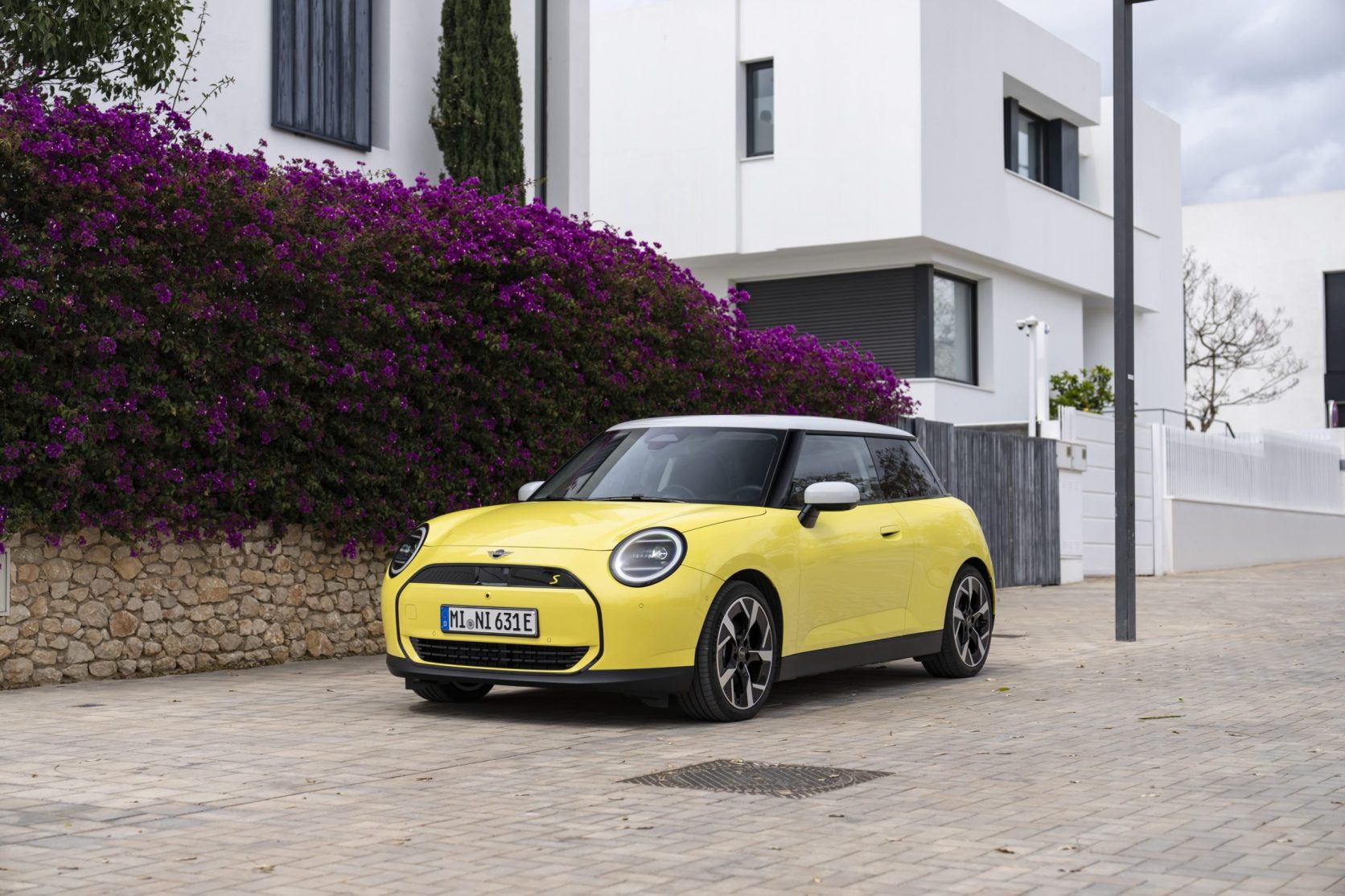 BF_MINI_Cooper_SE_Sunny_Side_Yellow_042024_00034
