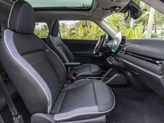 BF_MINI_Cooper_SE_Sunny_Side_Yellow_042024_00080