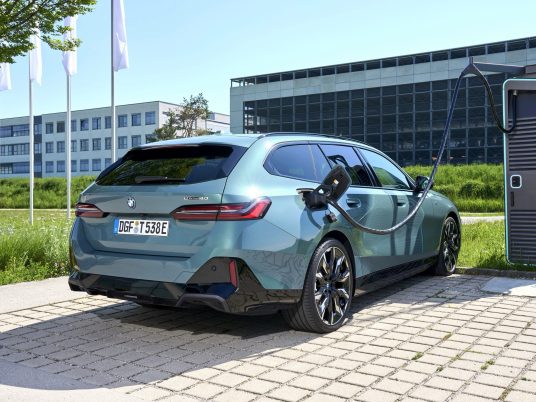 BMW i5 eDrive40 Touring_096