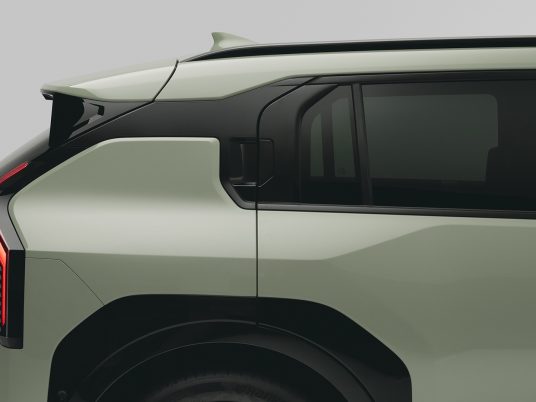 kia-ev3-gtline-aventurinegreen-detail-digital-1920x1080-001