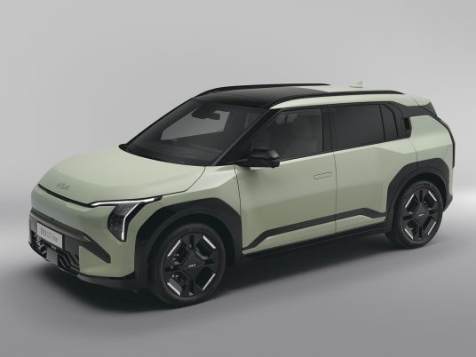 kia-ev3-gtline-aventurinegreen-exterior-digital-1920x1080-002
