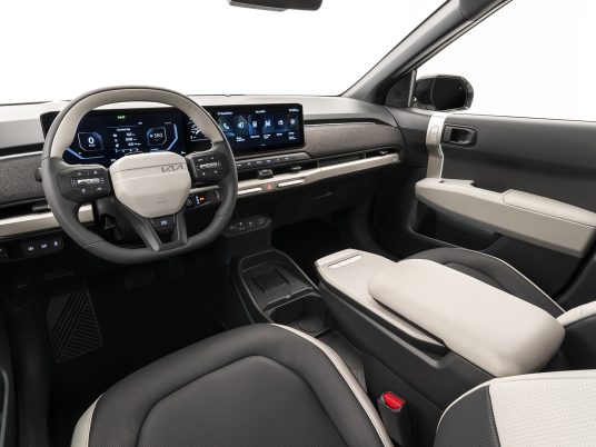 kia-ev3-gtline-aventurinegreen-interior-digital-1920x1080-002