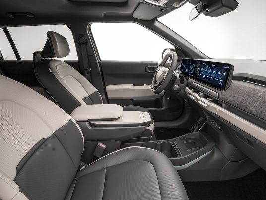 kia-ev3-gtline-aventurinegreen-interior-digital-1920x1080-005