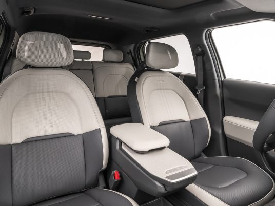 kia-ev3-gtline-aventurinegreen-interior-digital-1920x1080-009