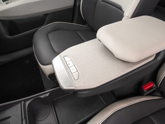 kia-ev3-gtline-aventurinegreen-interior-digital-1920x1080-013