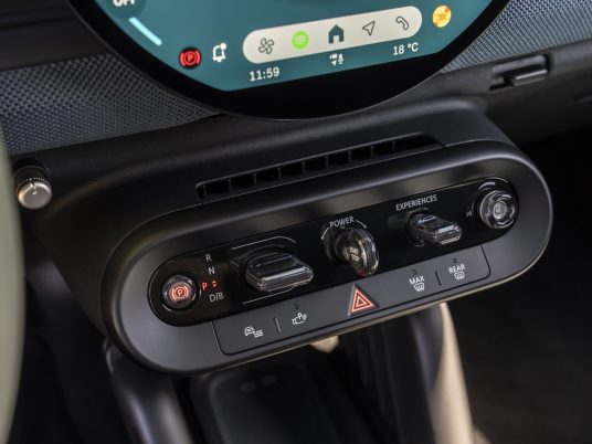 mini-aceman-se-04-20_7_ld