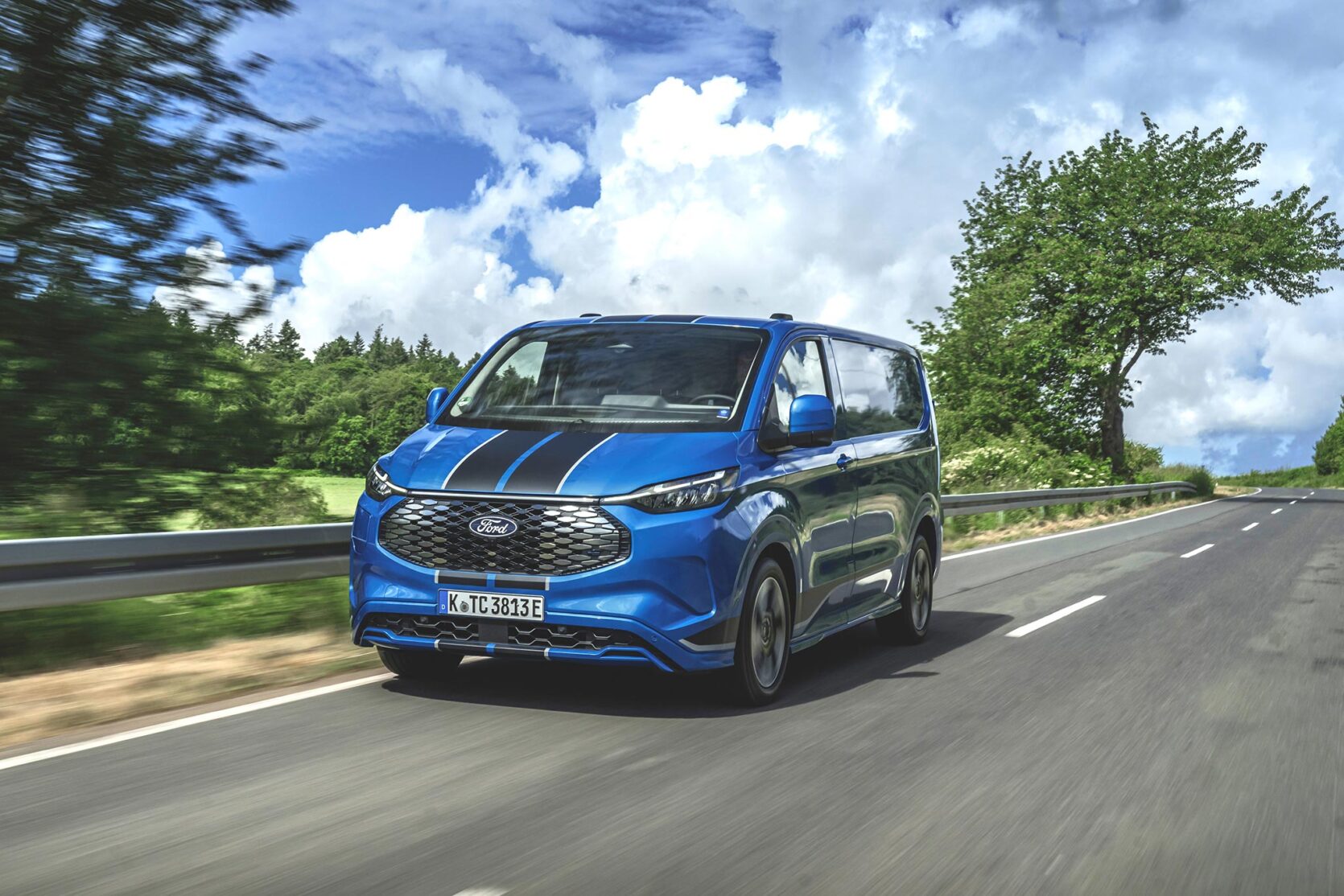 Custom_Sport_Van_L1H1_Digital_Aqua_Blue_014-LOW