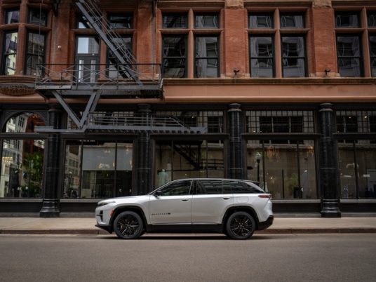 2024 Jeep® Wagoneer S Launch Edition