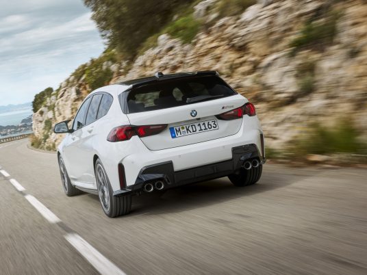 P90550913_highRes_the-all-new-bmw-m135