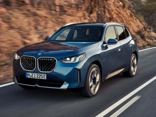 P90554840_lowRes_the-new-bmw-x3-30e-x