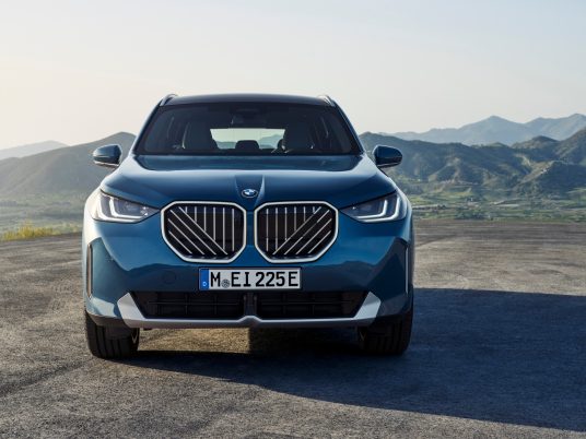 P90554877_lowRes_the-new-bmw-x3-30e-x