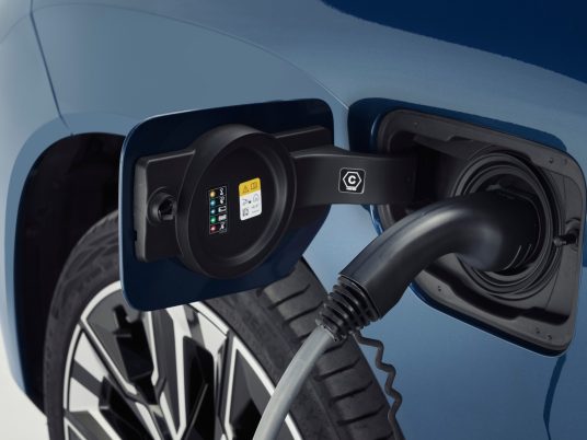 P90554896_lowRes_the-new-bmw-x3-30e-x