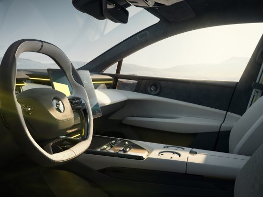 02004_028_Interior_Front-view_Comp_03_RS_FinalArt