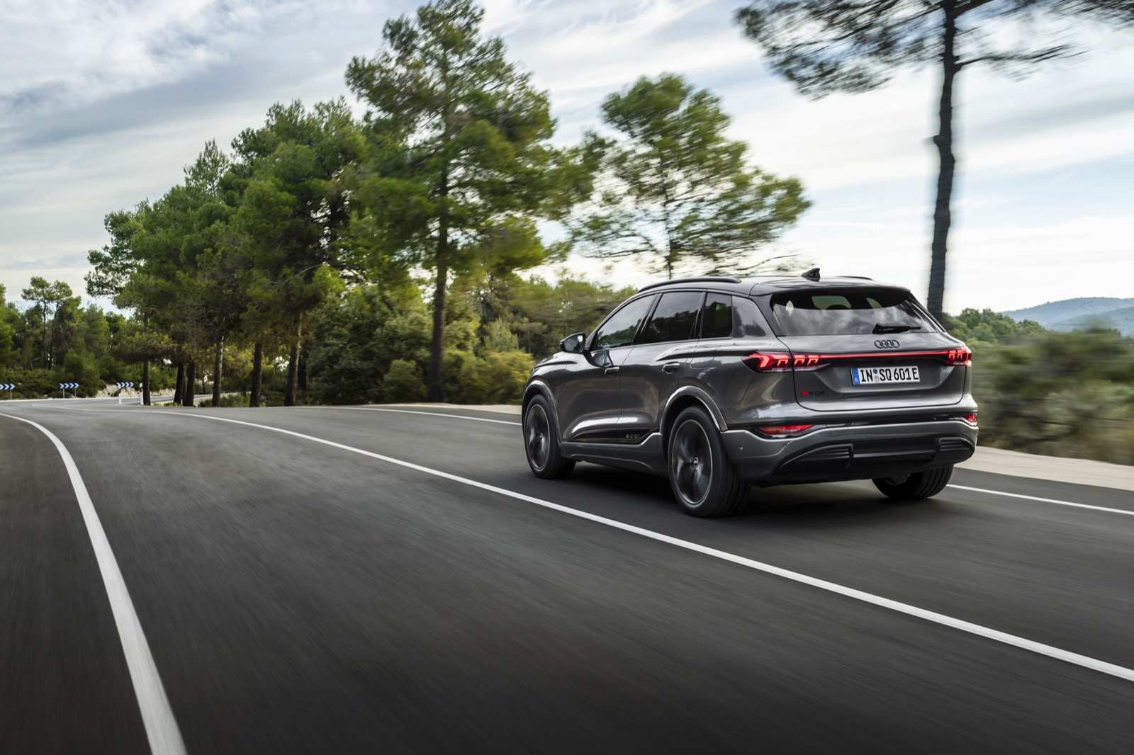 Dynamic photo, Colour: Daytona Grey perl effect.