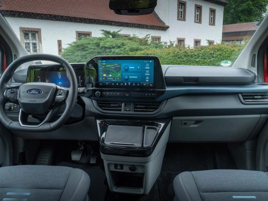 FordTourneoCustom_Active_Artisan_Red_27-LOW