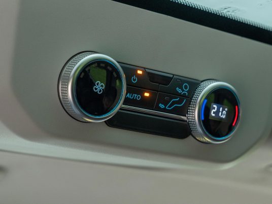 FordTourneoCustom_Active_Artisan_Red_29-LOW