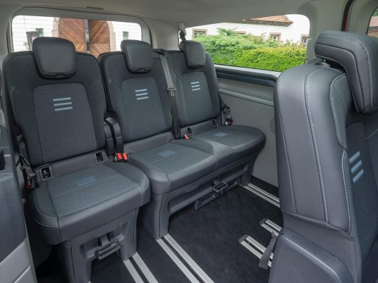 FordTourneoCustom_Active_Artisan_Red_32-LOW