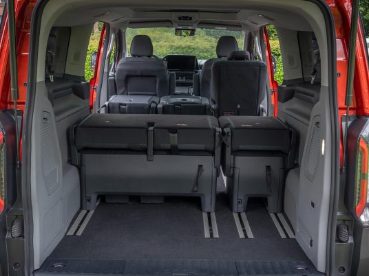 FordTourneoCustom_Active_Artisan_Red_34-LOW