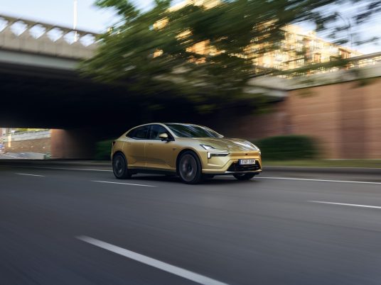 Polestar 4 Madrid - Gold, Zinc Nappa, Performance Pack (10)