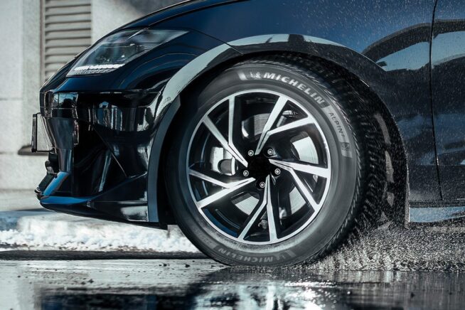 997422-000000_v2_202404_dcem_mi_b2c_brand_4w_conv_win_alpin7_dis_native_1200x800_brd_2_eng_na_na_na_pic