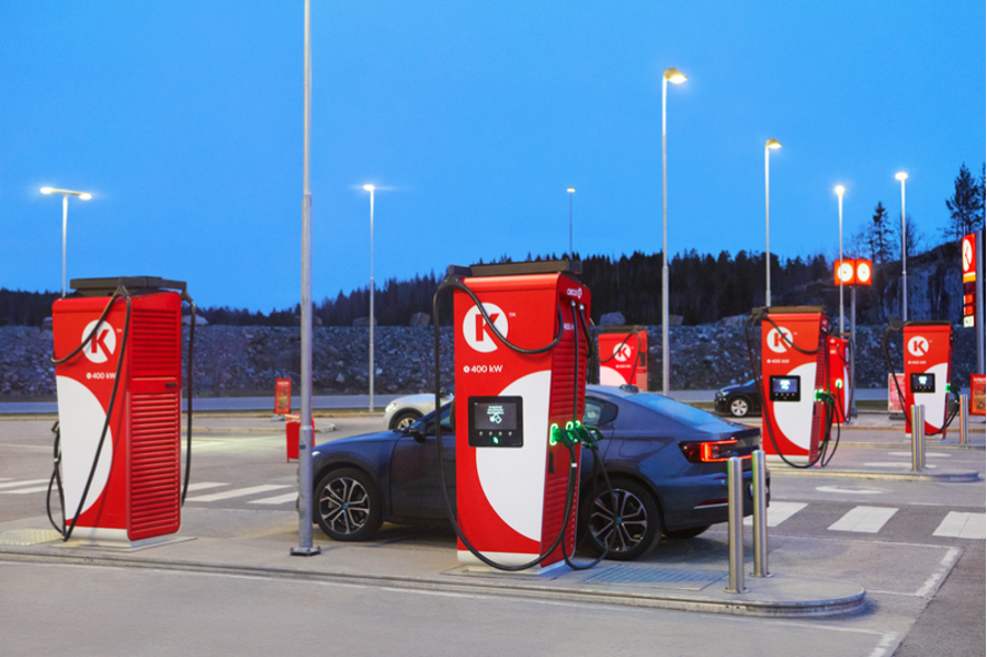 Spirii va gérer 600 bornes rapides sur les autoroutes de 4 pays d’Europe, dont la Belgique et le Luxembourg