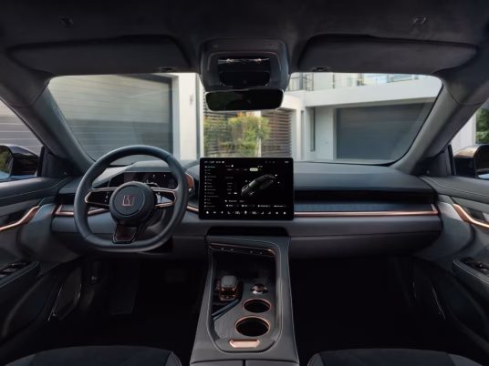 1713862236-zeekr001_interior1_tabpad