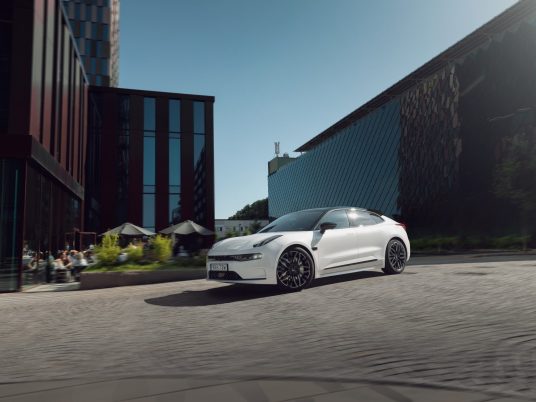 1714030768-zeekr-001-001