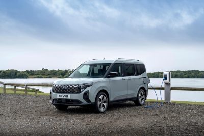Ford maakt batterijcapaciteit en rijbereik E-Tourneo Courier bekend