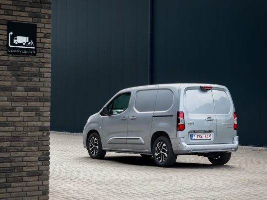 2024_Proace City Comfort L1 BEV_ Grey Cloud_Static_003