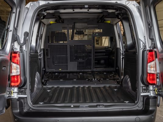 2024_ Proace City CrewCab L2 130hp_ Grey Cloud_Interior_001