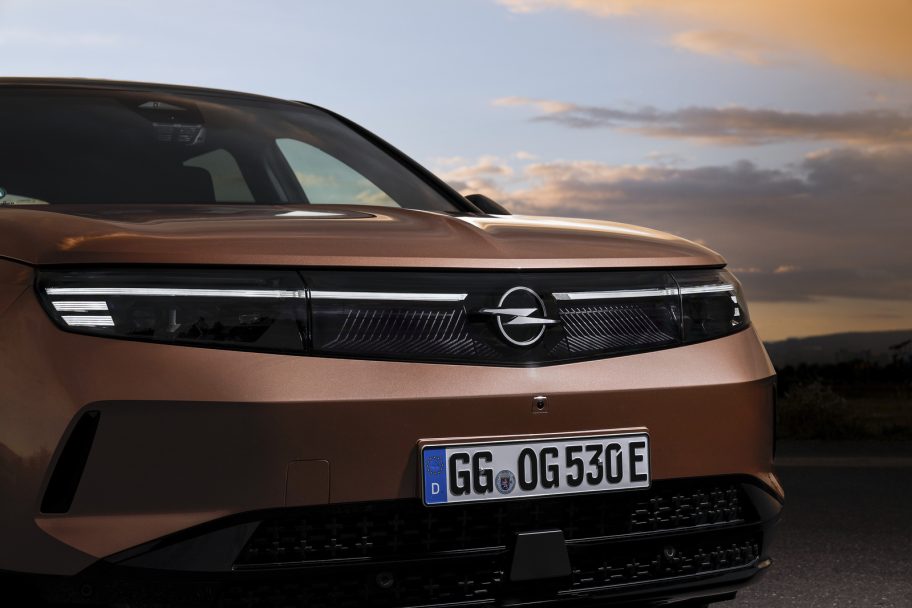24_Opel_526375
