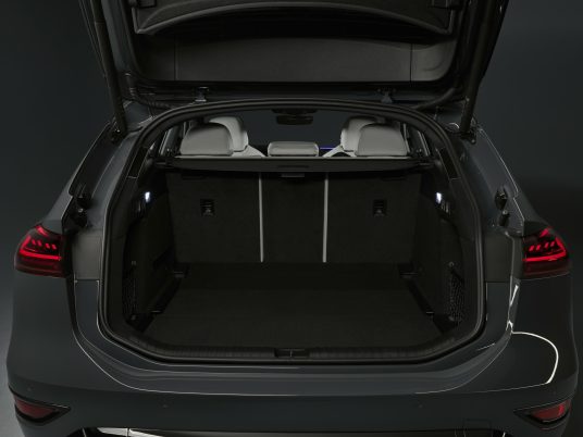 Luggage compartment, 
Colour: Magnet grey