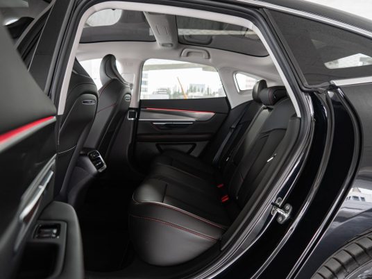 Hedin Automotive_XPENG P7 45