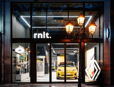 rnlt© , het nieuwe compacte en immersieve distributieconcept van Renault opent in Brussel