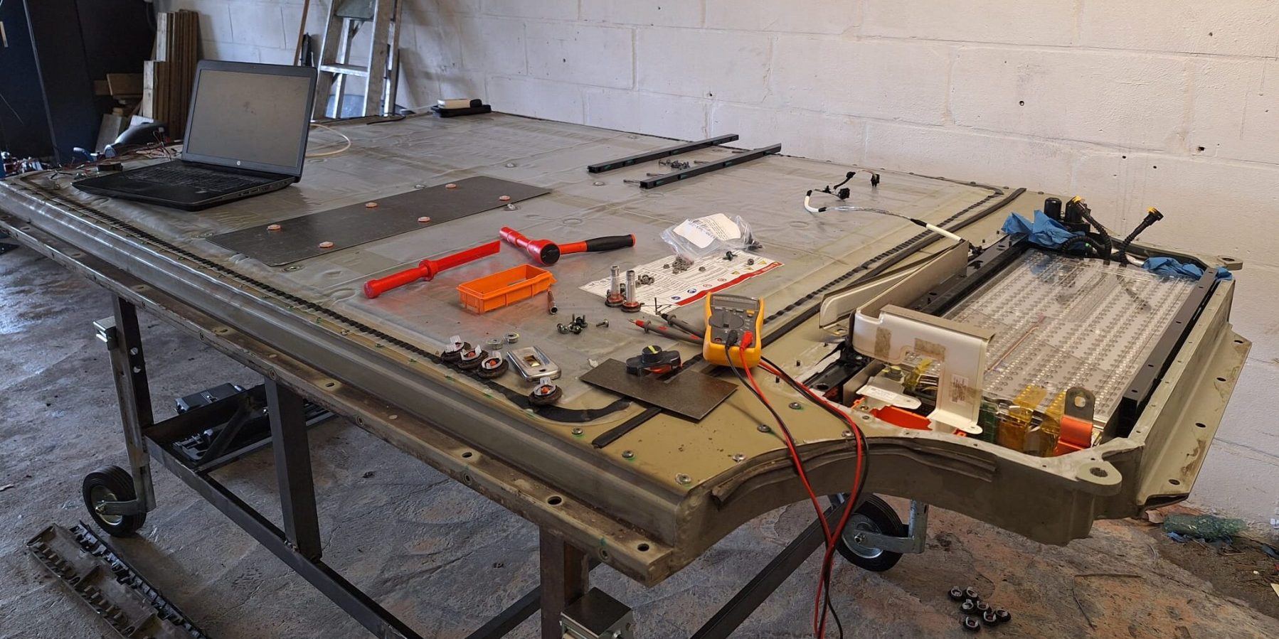 batterij-Tesla-lokale-herstelling-e1731585493689