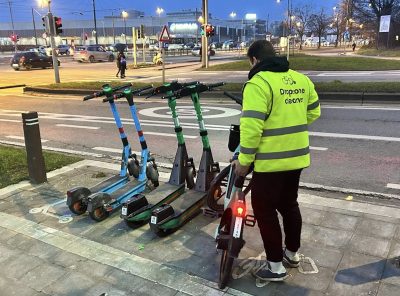 Bolt en Dott bundelen krachten om het parkeren van steps en e-bikes in Brussel te verbeteren